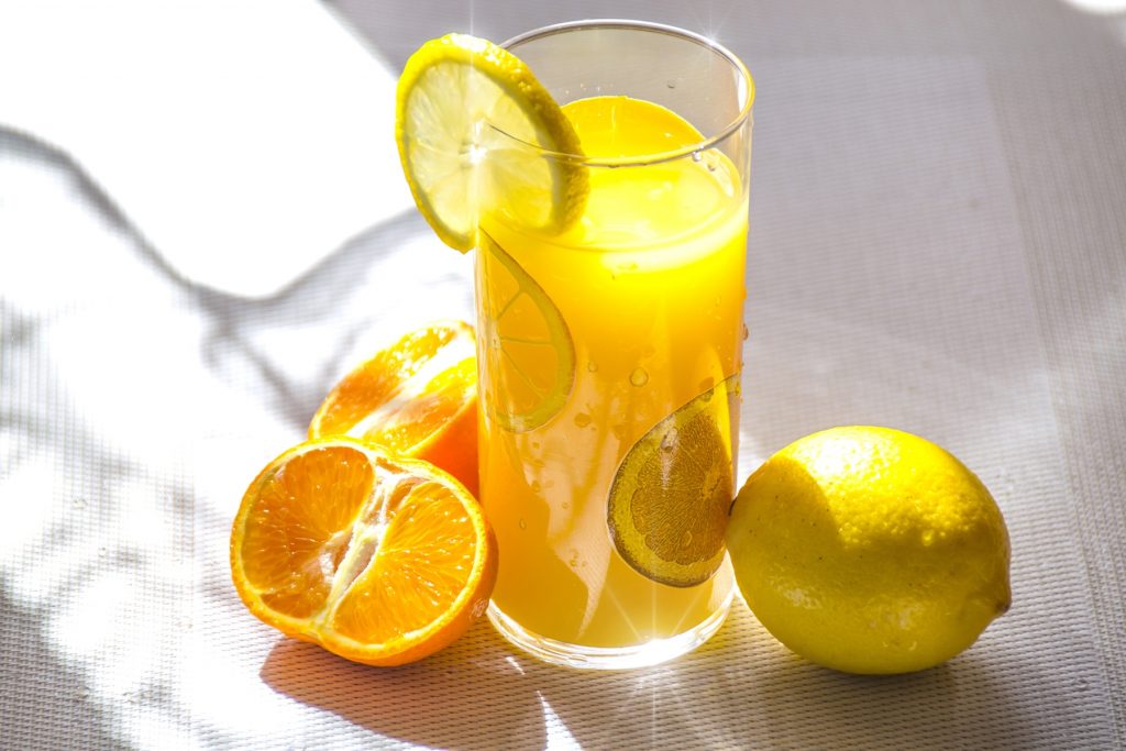 zumo limón